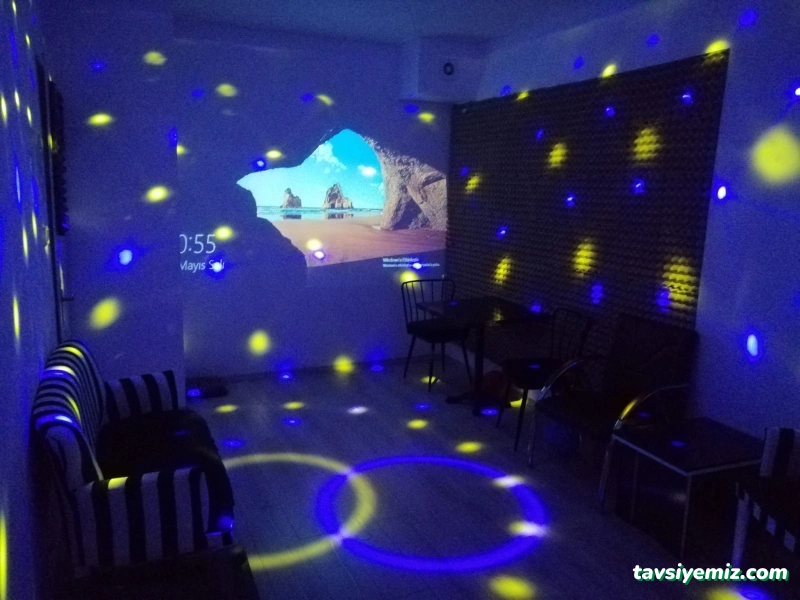 Aynalı Cafe & Karaoke Bar