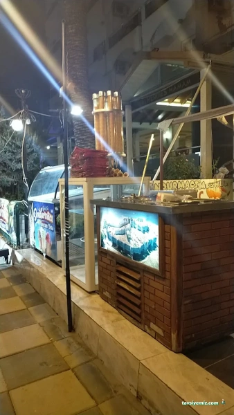 Bayram Ustanın Meşhur Dövme Dondurması Bayram Ustanın Meşhur Dövme Dondurması