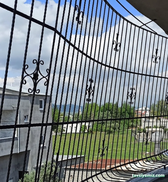 Bilgiç Metal Demir Doğrama Ve Kaynakcılık Bilgiç Metal Demir Doğrama Ve Kaynakcılık