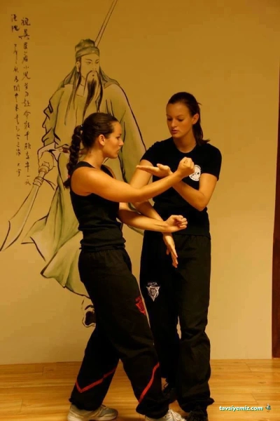 Bursa Kick Boks Bursa Dövüş Kulübü Muay Thai Tekin Karakaş Bursa Kick Boks Bursa Dövüş Kulübü Muay Thai Tekin Karakaş
