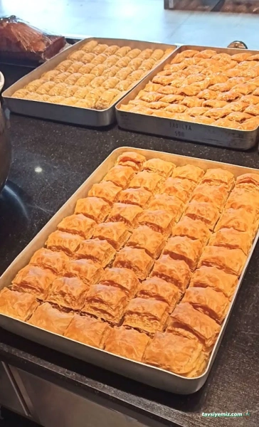 By Unlu Börek Baklava