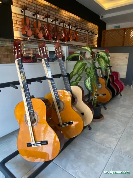 Desibel Müzik Kültür Ve Sanat Merkezi Desibel Müzik Kültür Ve Sanat Merkezi