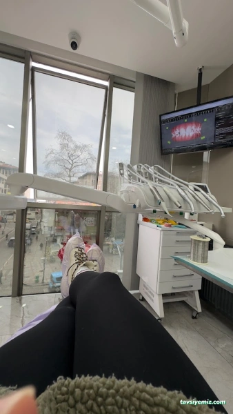 Dr. Dt. Nesrin Atasaral Beyaz Ortodonti Kliniği Dr. Dt. Nesrin Atasaral Beyaz Ortodonti Kliniği