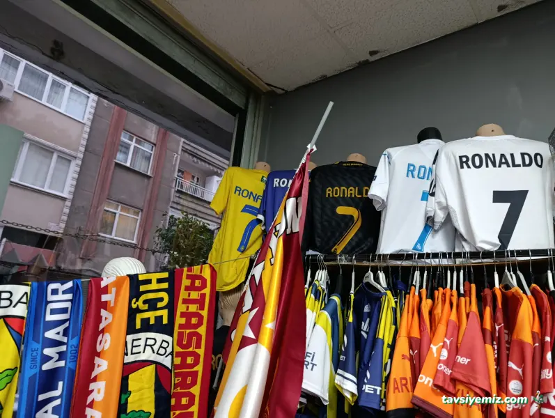 Futbol Formaları Mağazası ( Formaya İsim Yazılır)