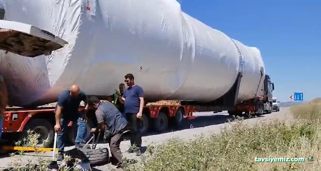 Gaziantep Nurdağı Kazım Oto Lastik Yol Yardım 7/24 Gaziantep Nurdağı Kazım Oto Lastik Yol Yardım 7/24