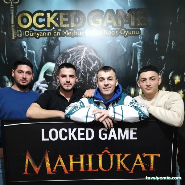 Kanlı Gece Korku Evi Kanlı Gece Korku Evi