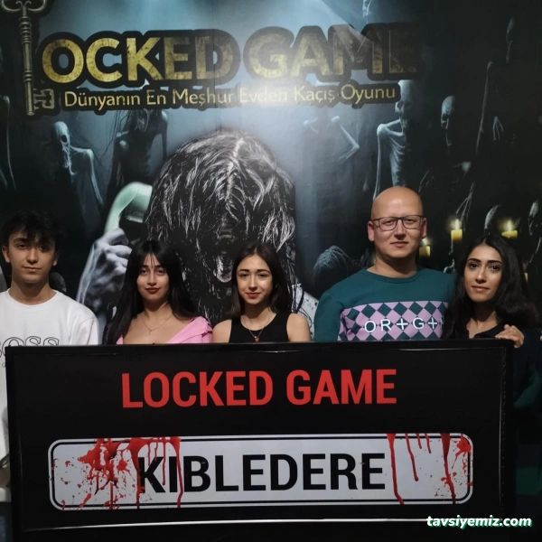Kanlı Gece Korku Evi Kanlı Gece Korku Evi