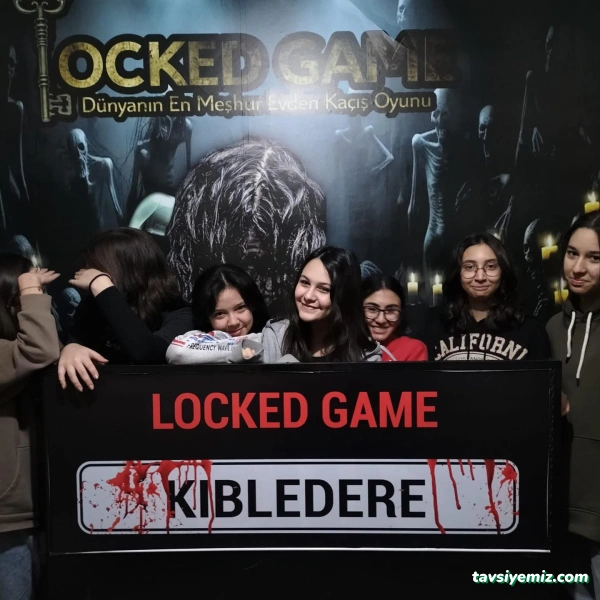 Kanlı Gece Korku Evi Kanlı Gece Korku Evi
