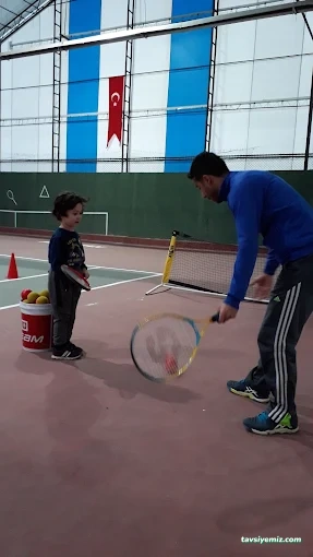 Merkez Tenis Kortu