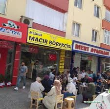 Meşhur Macır Börekçisi Meşhur Macır Börekçisi