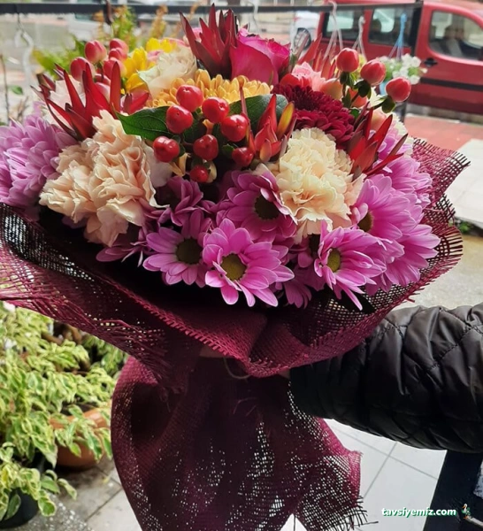 Mütevazı Çiçek Çikolata