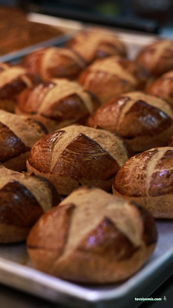 Namlı Sarıyer Börekçisi Pide Güveç Salonu