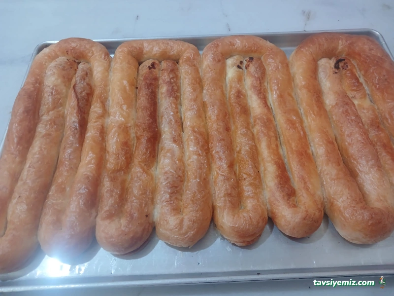 Namlı Sarıyer Börekçisi Pide Güveç Salonu