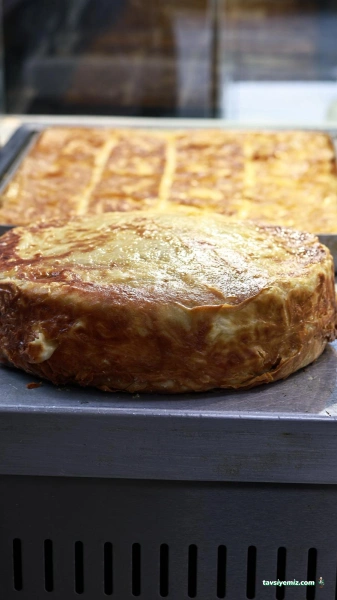Namlı Sarıyer Börekçisi Pide Güveç Salonu