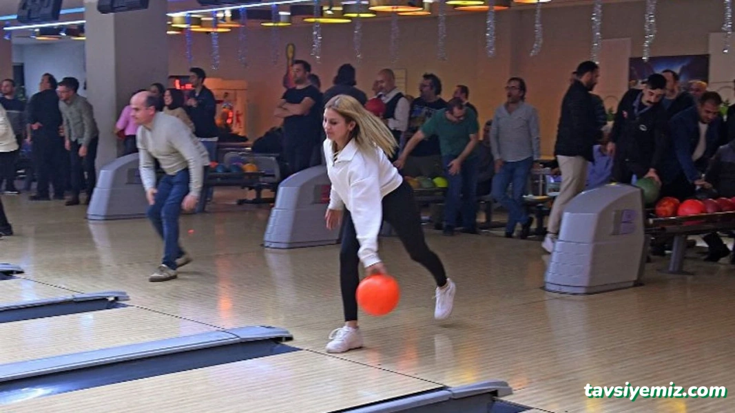 Oranj Play & Bowling Oranj Play & Bowling