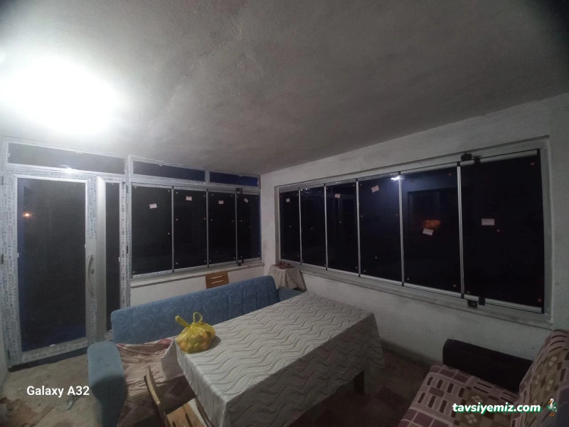 Öz Defne Cam Balkon