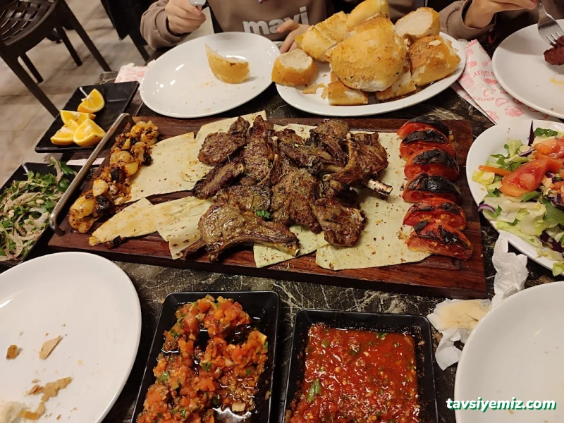 Real Gross - Toros Et Mangal Real Gross - Toros Et Mangal