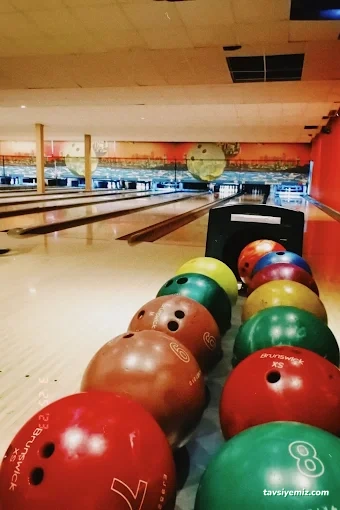 Royal Bowling & Bilardo Royal Bowling & Bilardo