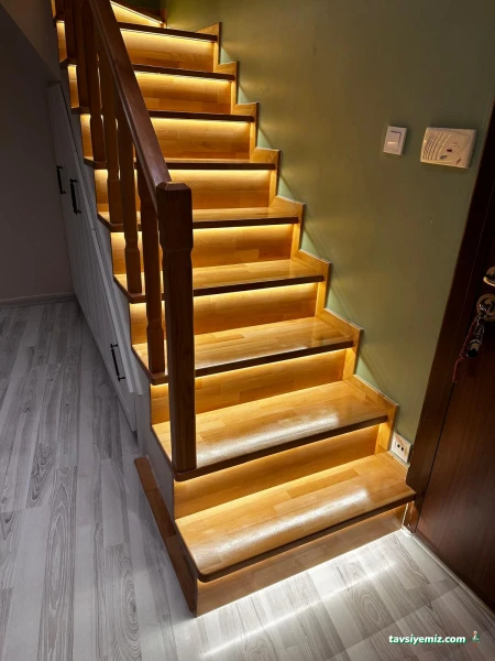 Sedef Ahşap Merdiven