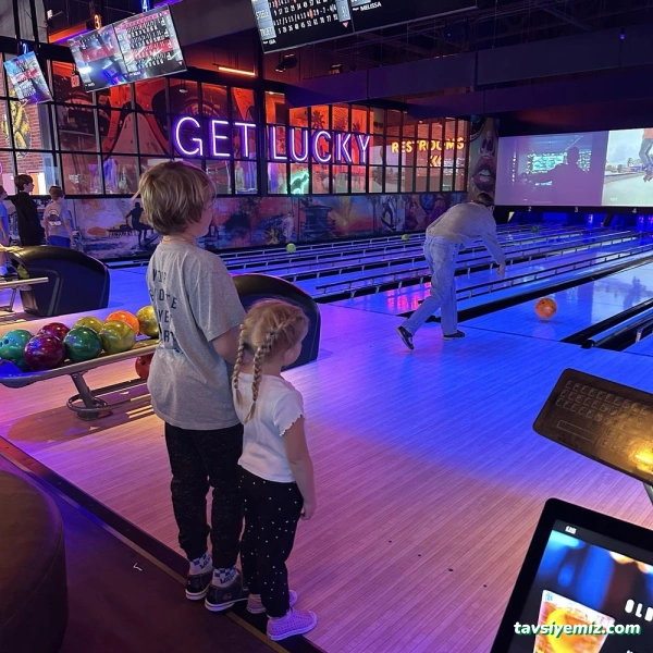 Strike Bowlin Cafe Poligon Strike Bowlin Cafe Poligon