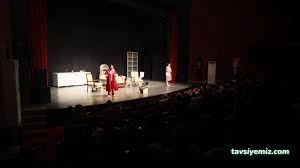 Şükran Güngör - Yildiz Kenter Kültür Merkezi Ve.tiyatro Sahnesi Şükran Güngör - Yildiz Kenter Kültür Merkezi Ve.tiyatro Sahnesi