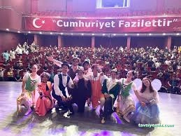 Şükran Güngör - Yildiz Kenter Kültür Merkezi Ve.tiyatro Sahnesi Şükran Güngör - Yildiz Kenter Kültür Merkezi Ve.tiyatro Sahnesi
