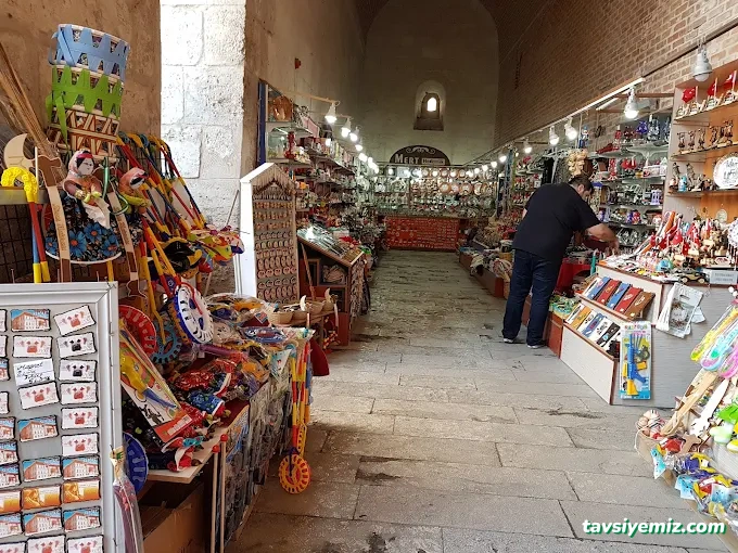 Tozlu Raflar Hediyelik Eşya Tozlu Raflar Hediyelik Eşya