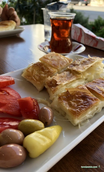 Üstün Kahvaltı Börek Üstün Kahvaltı Börek