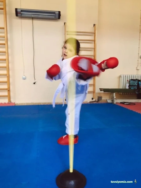 Uzakdoğu Sporları Salonu Uzakdoğu Sporları Salonu