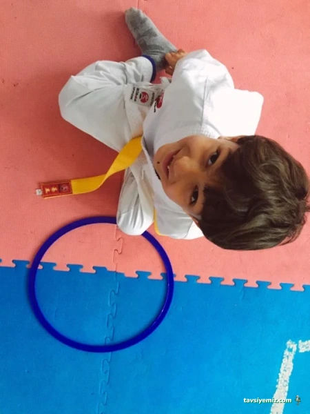 Uzakdoğu Sporları Salonu Uzakdoğu Sporları Salonu